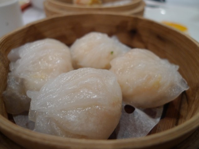 har gau: steamed shrimp dumpling