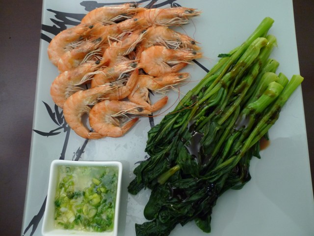 White Boiled Shrimp with Chinese Broccoli