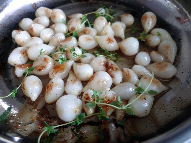 carmelize the pearl onions