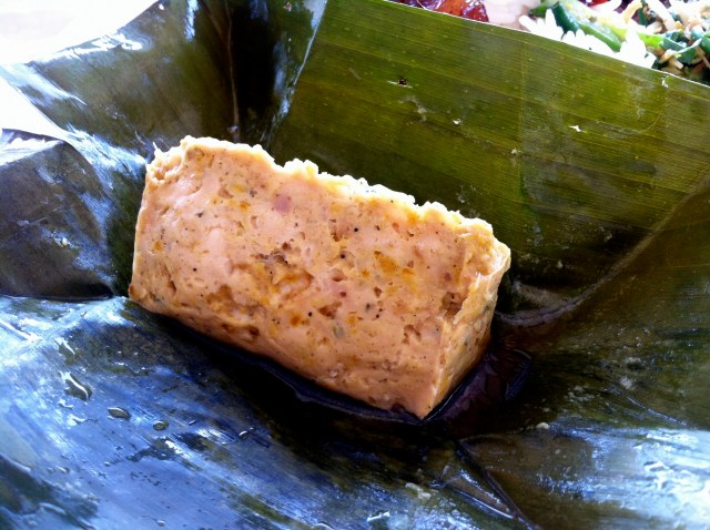 Tum Ayam (Minced Chicken in Banana Leaf)