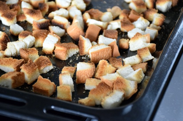 toasted bread cubes